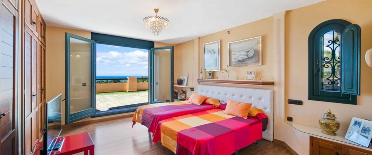 Resale - Villa - Estepona - Estepona Centro