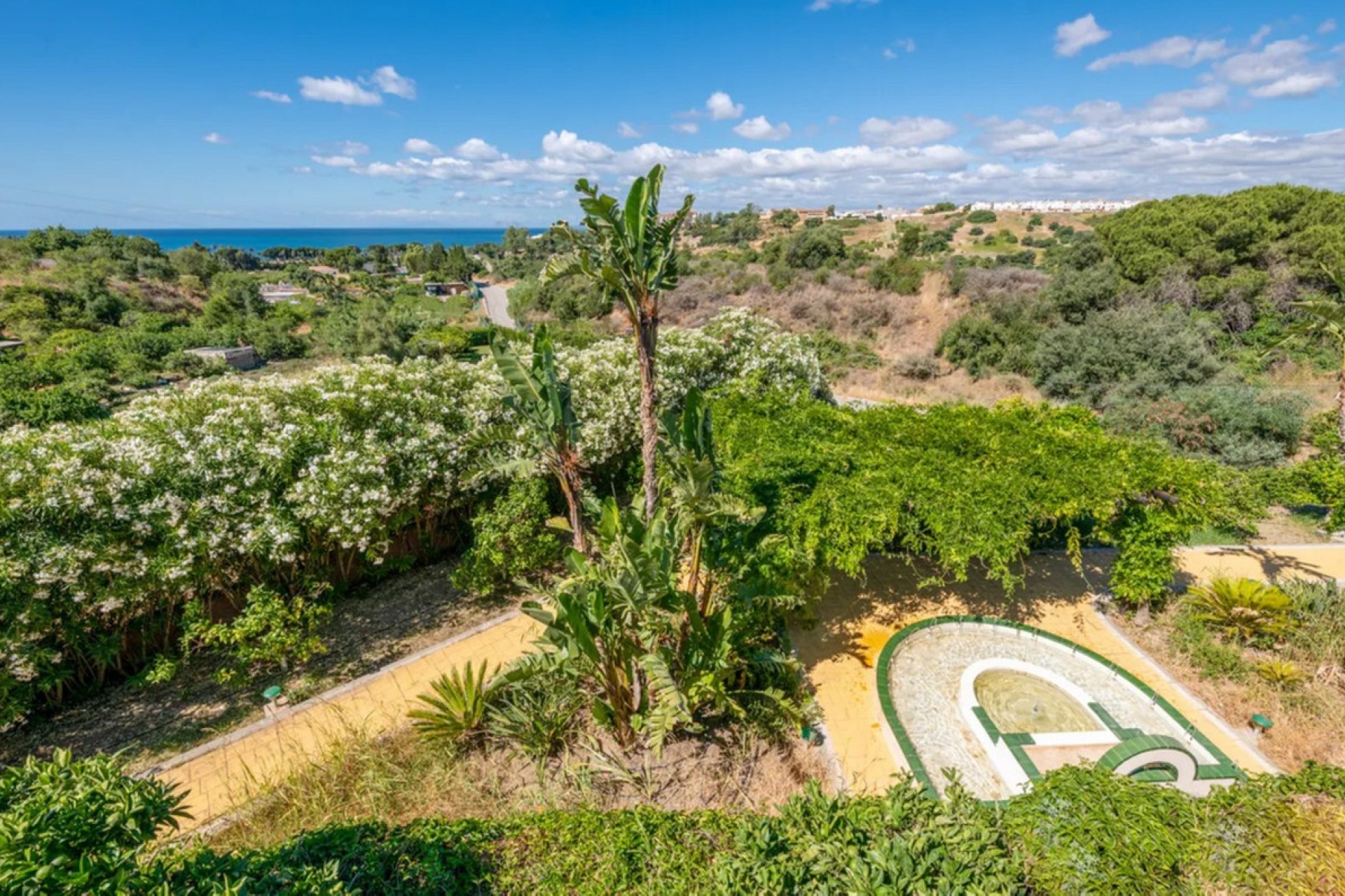 Resale - Villa - Estepona - Estepona Centro