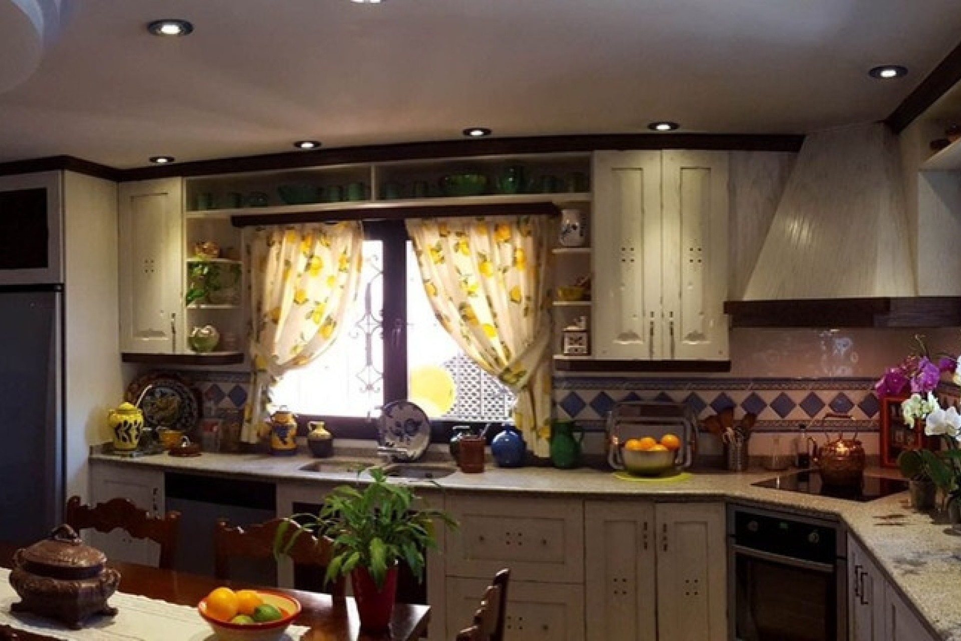 Resale - Villa - Estepona - Estepona Centro