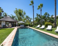 Resale - Villa - Estepona - Estepona Centro