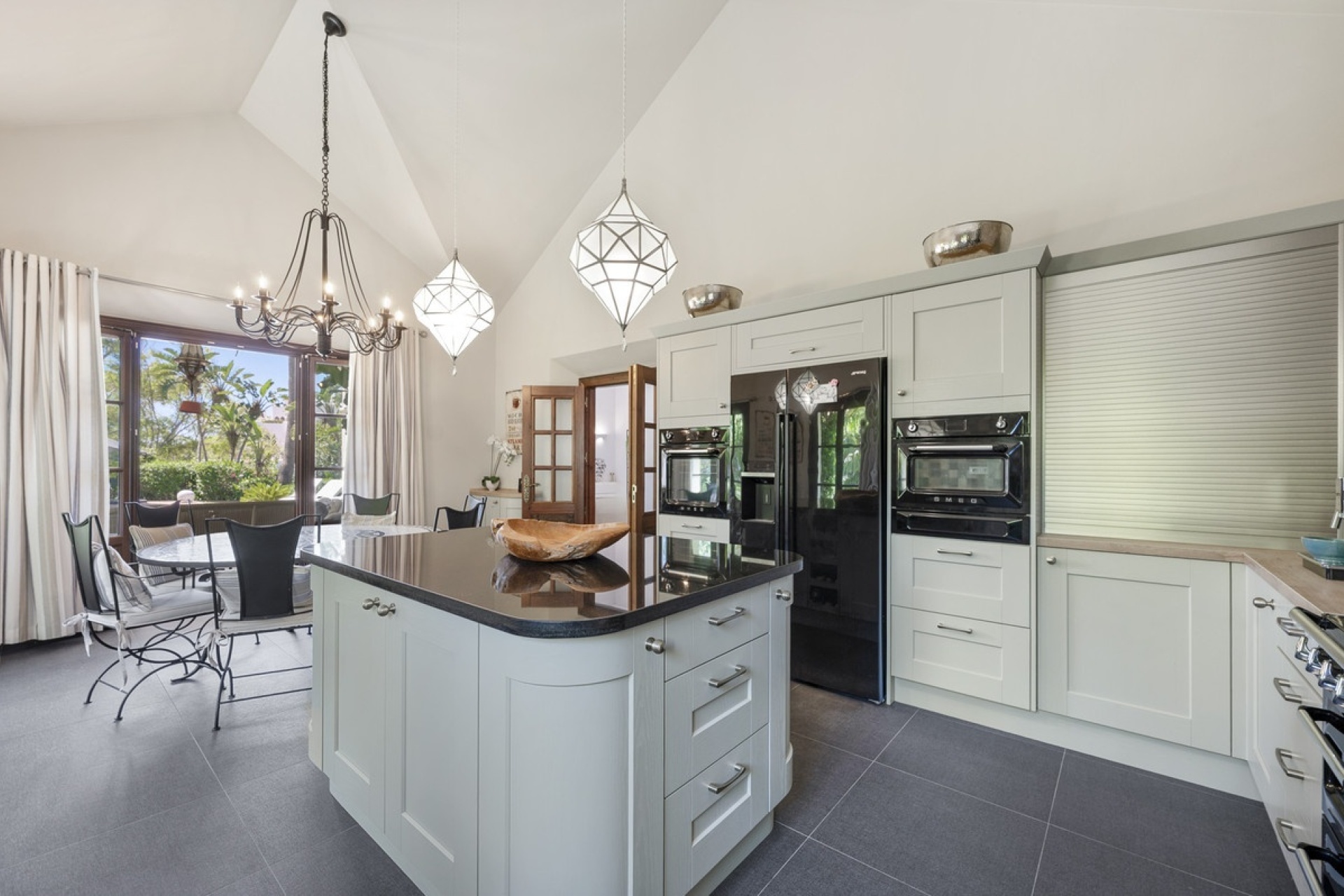 Resale - Villa - Estepona - Estepona Centro