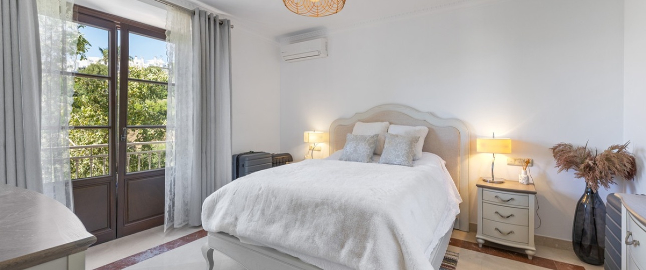 Resale - Villa - Estepona - Estepona Centro