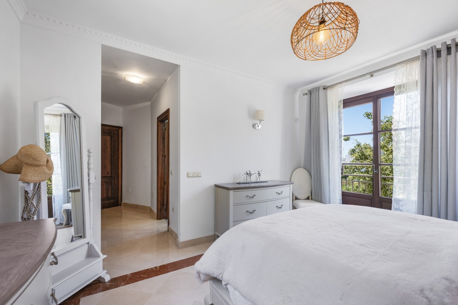 Resale - Villa - Estepona - Estepona Centro