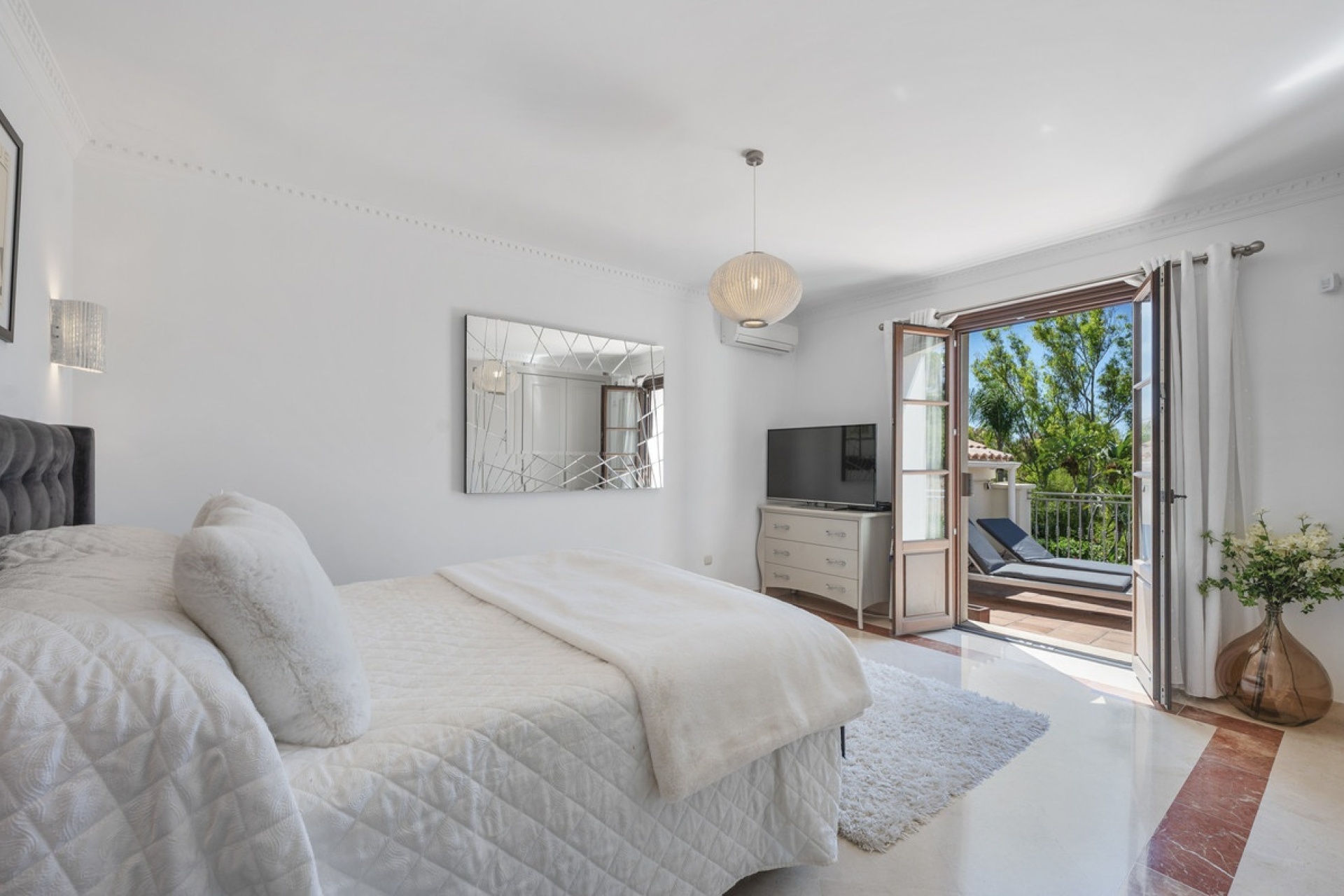 Resale - Villa - Estepona - Estepona Centro