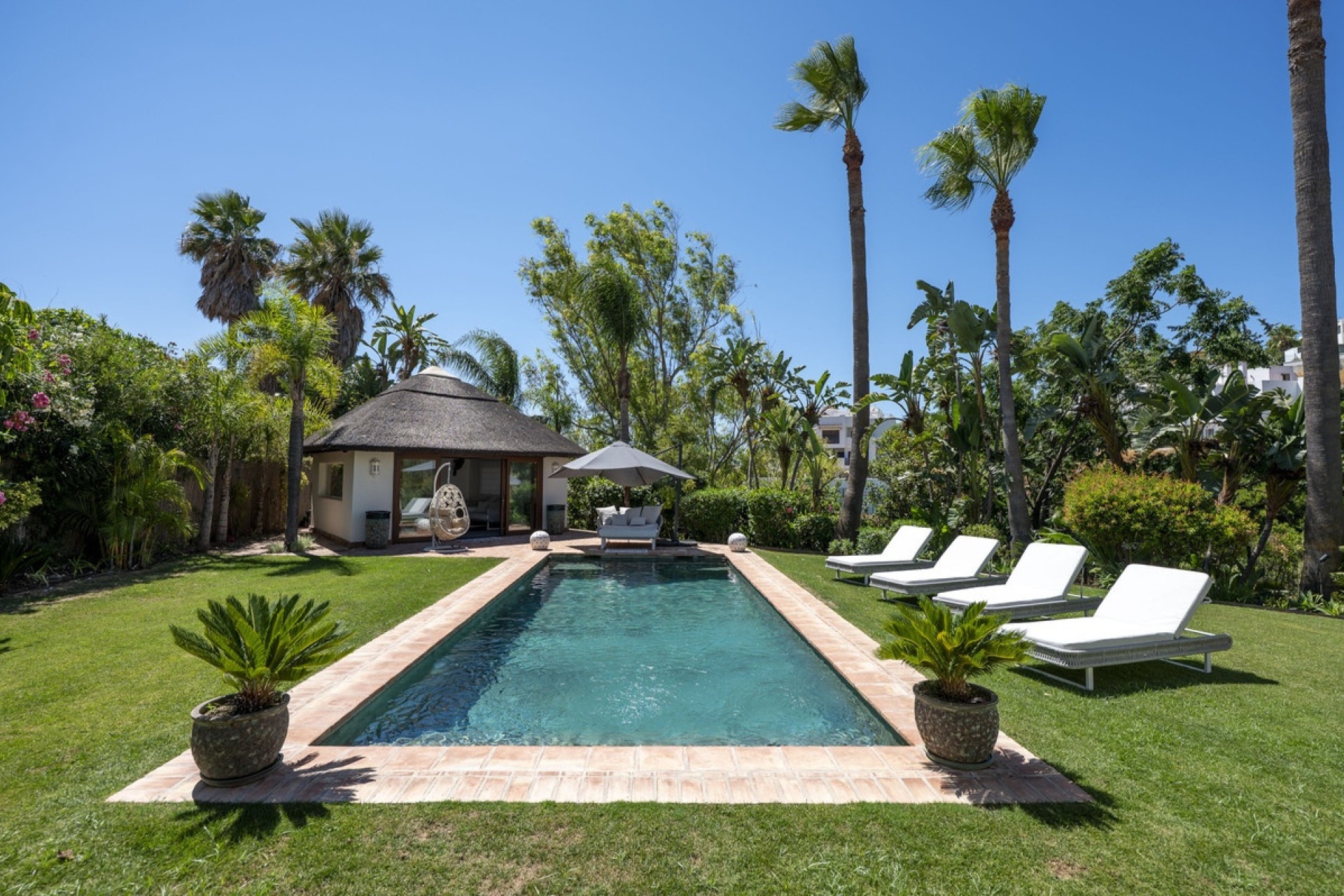 Resale - Villa - Estepona - Estepona Centro