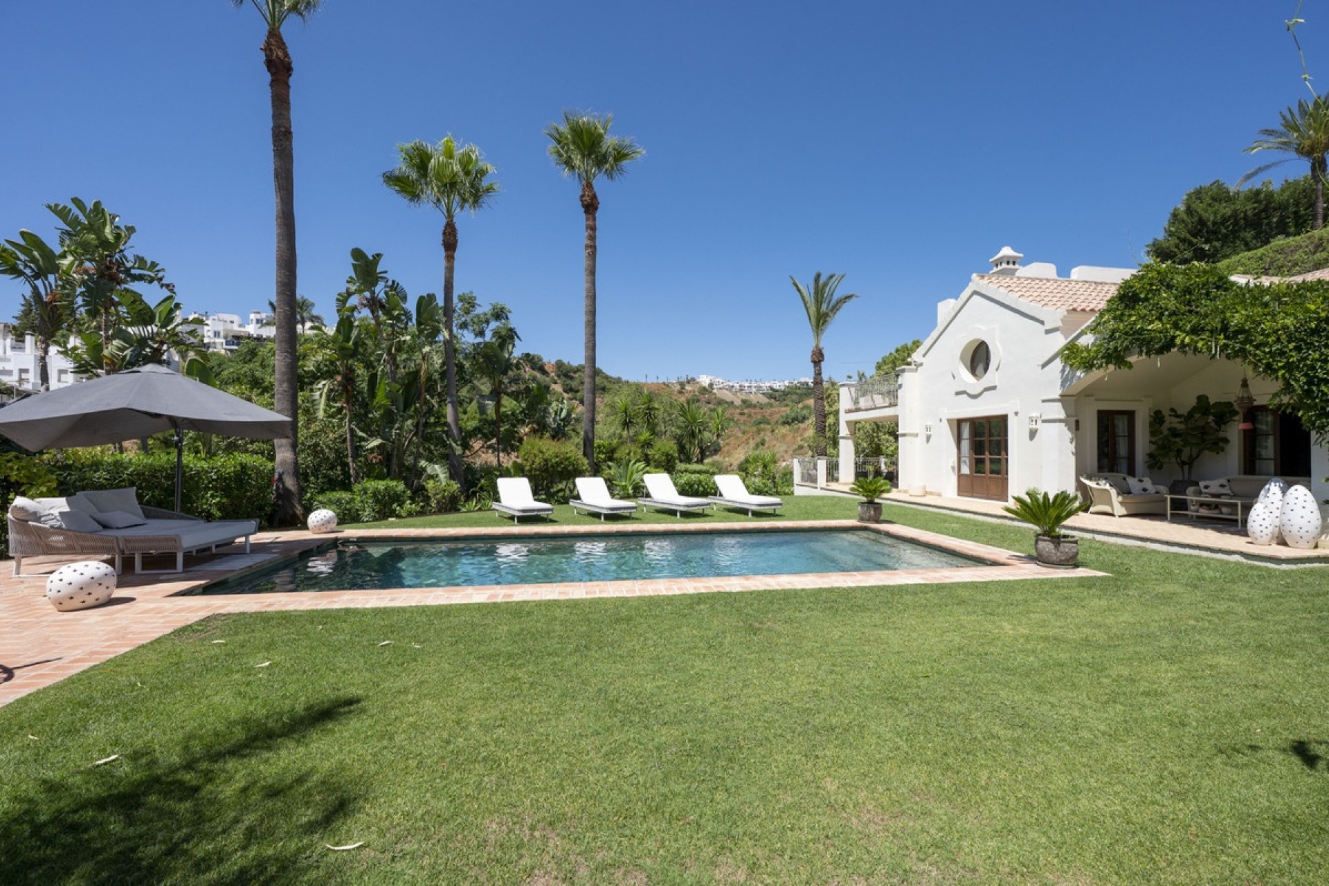 Resale - Villa - Estepona - Estepona Centro