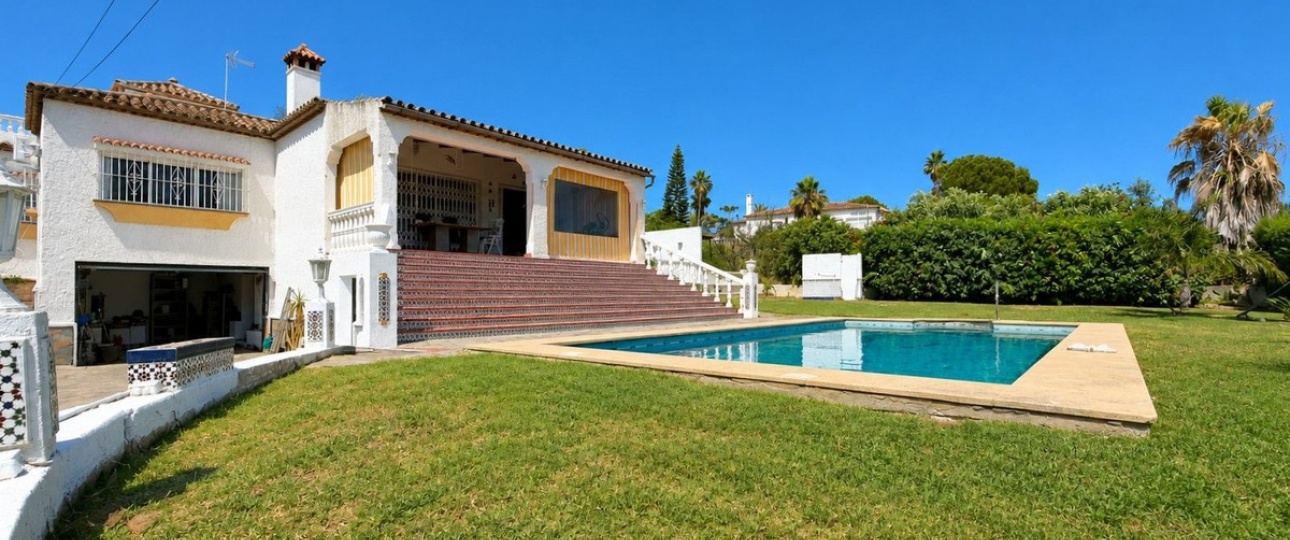 Resale - Villa - Estepona - Estepona Centro