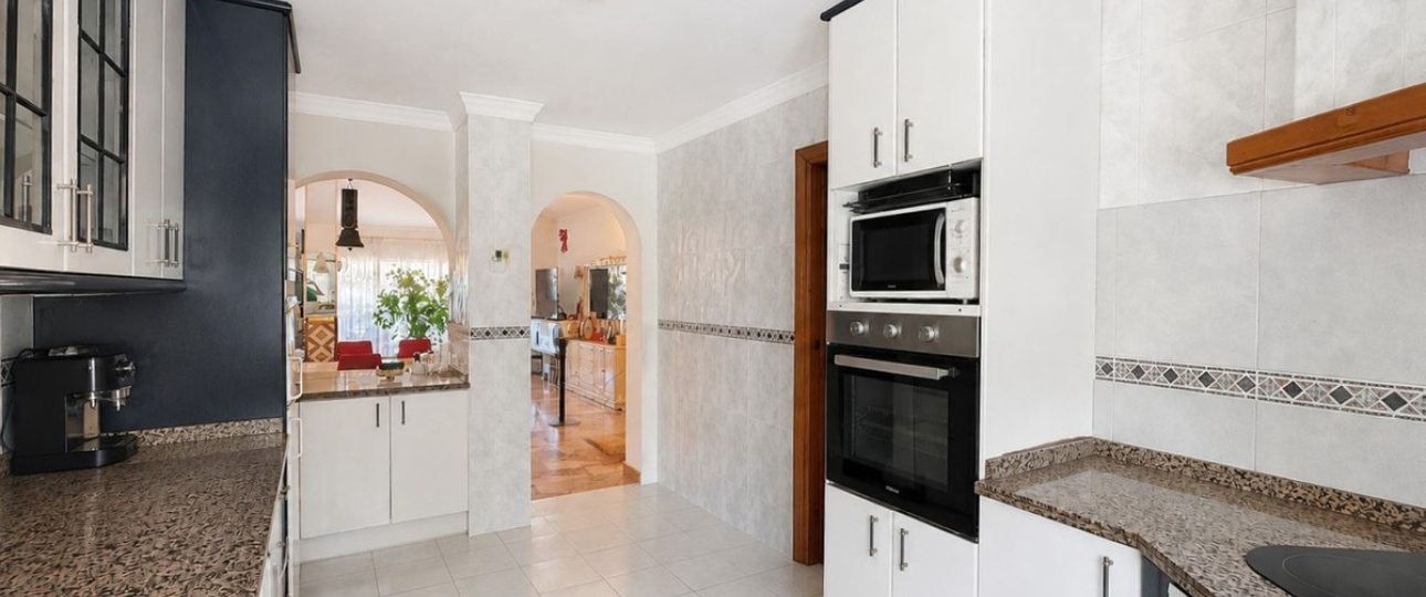 Resale - Villa - Estepona - Estepona Centro
