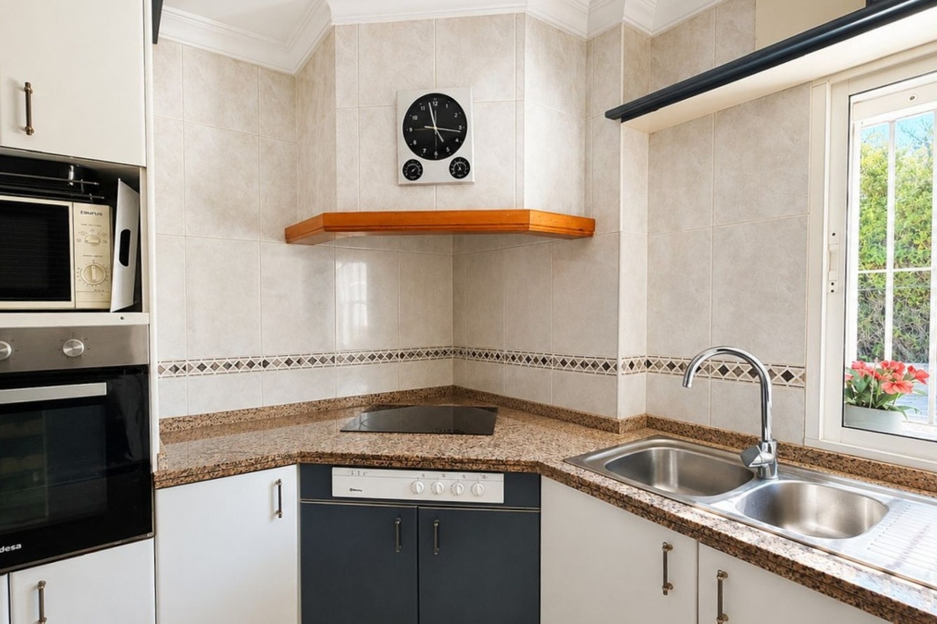 Resale - Villa - Estepona - Estepona Centro