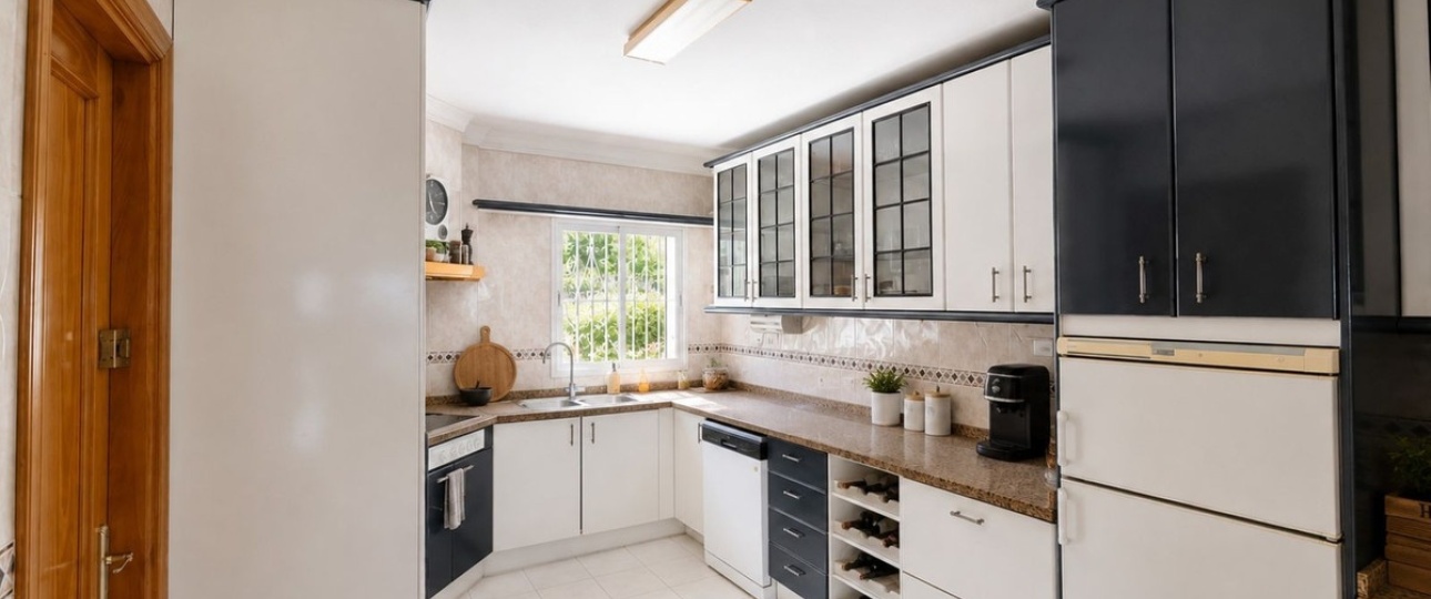Resale - Villa - Estepona - Estepona Centro