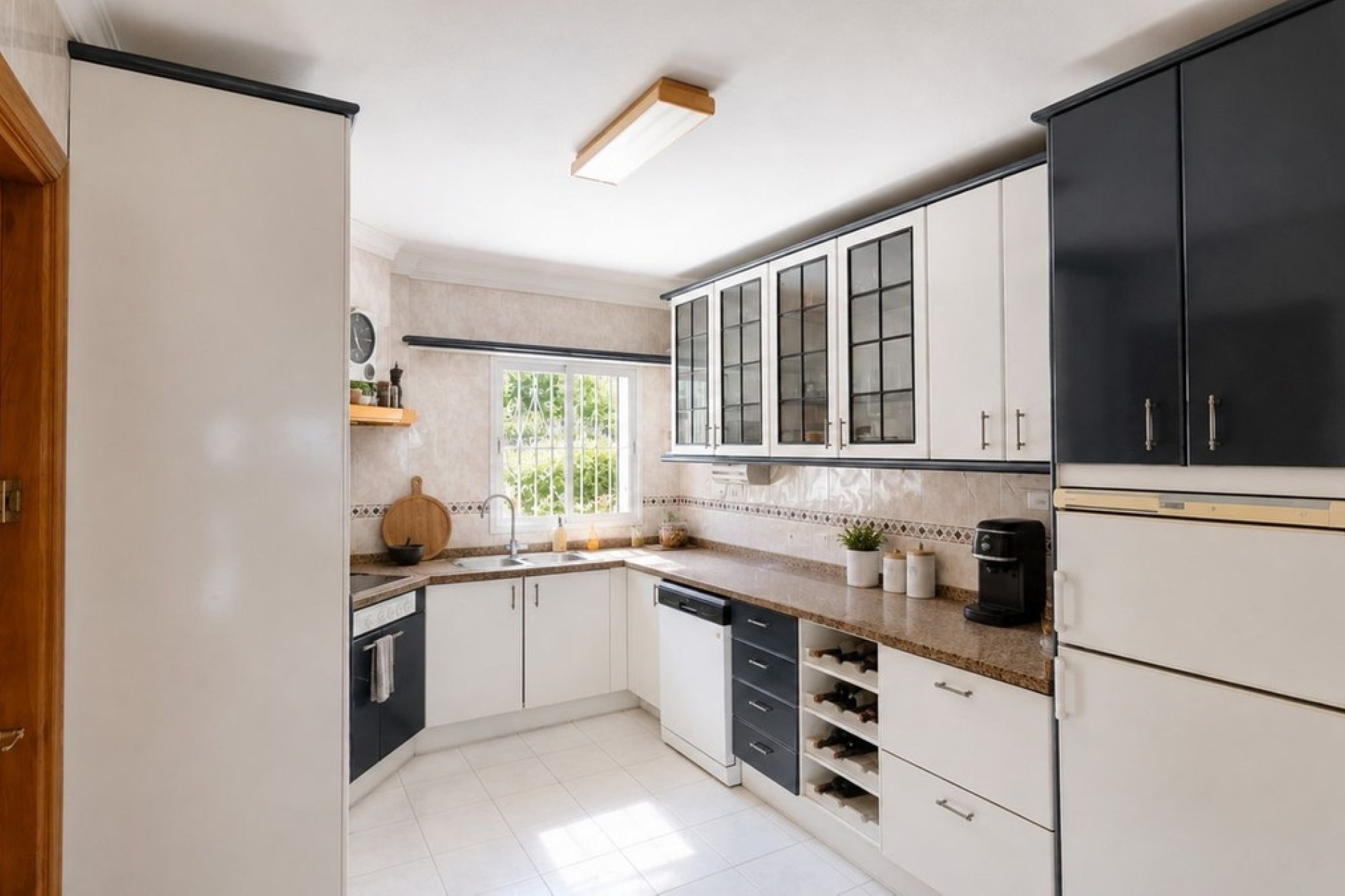Resale - Villa - Estepona - Estepona Centro