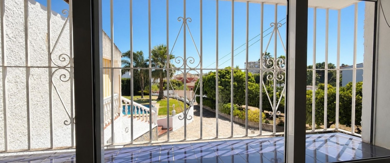 Resale - Villa - Estepona - Estepona Centro