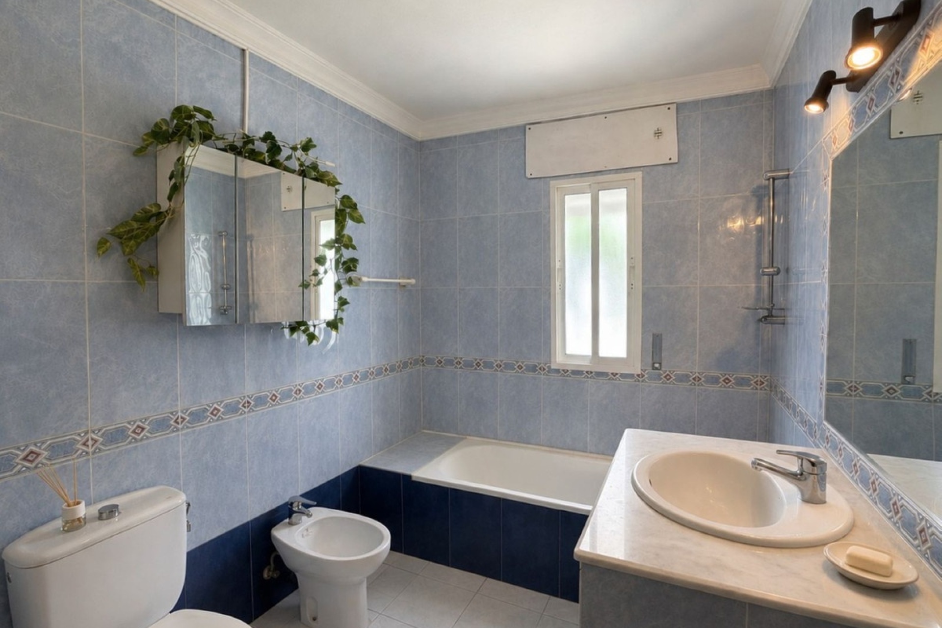 Resale - Villa - Estepona - Estepona Centro