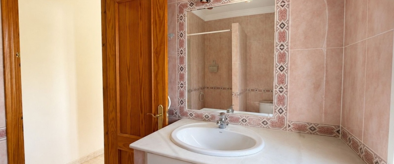 Resale - Villa - Estepona - Estepona Centro