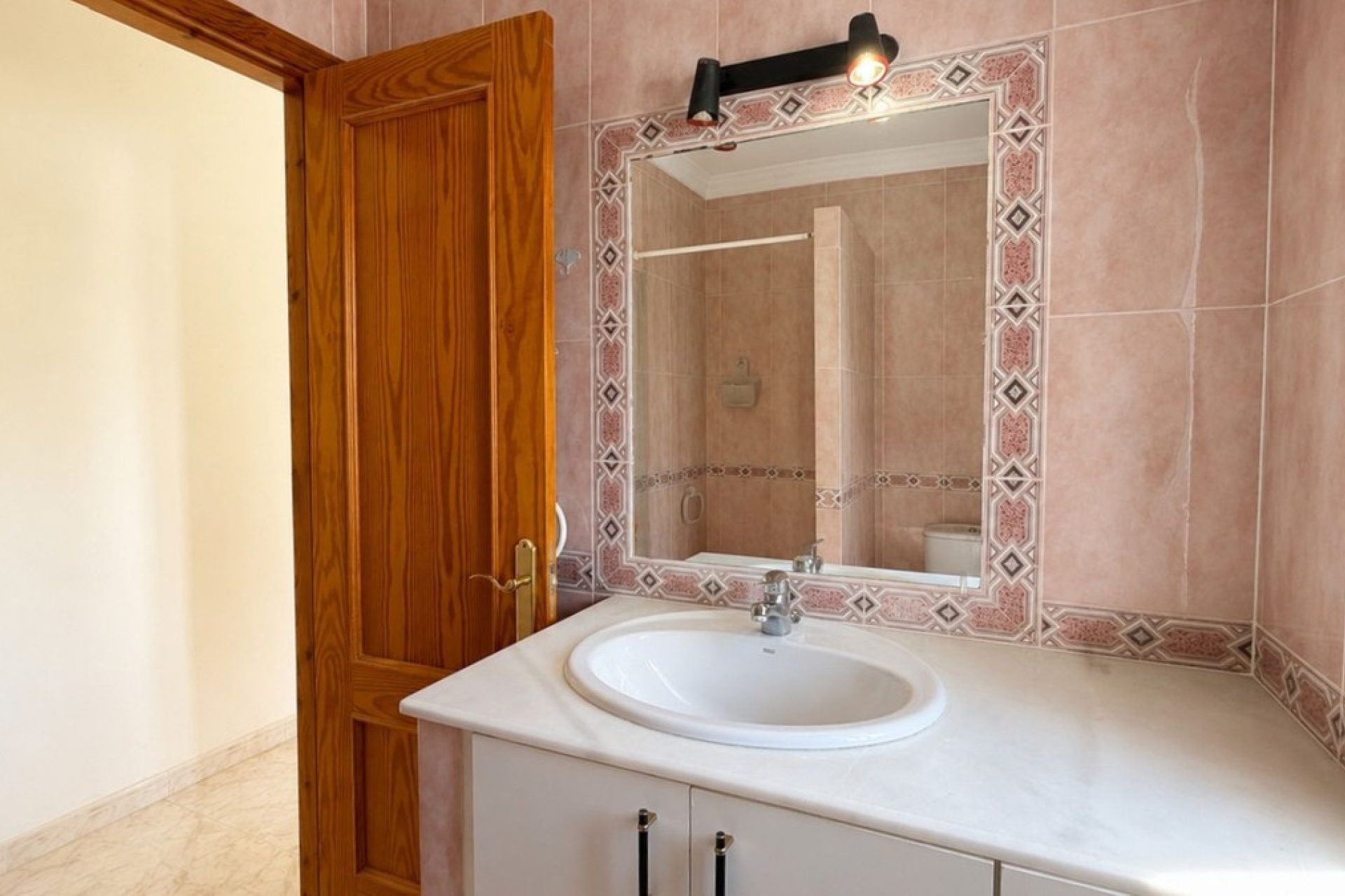 Resale - Villa - Estepona - Estepona Centro