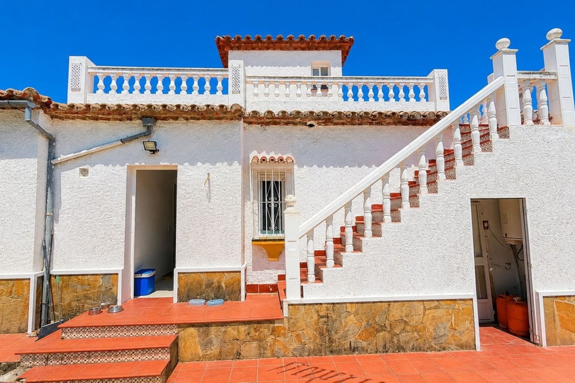 Resale - Villa - Estepona - Estepona Centro