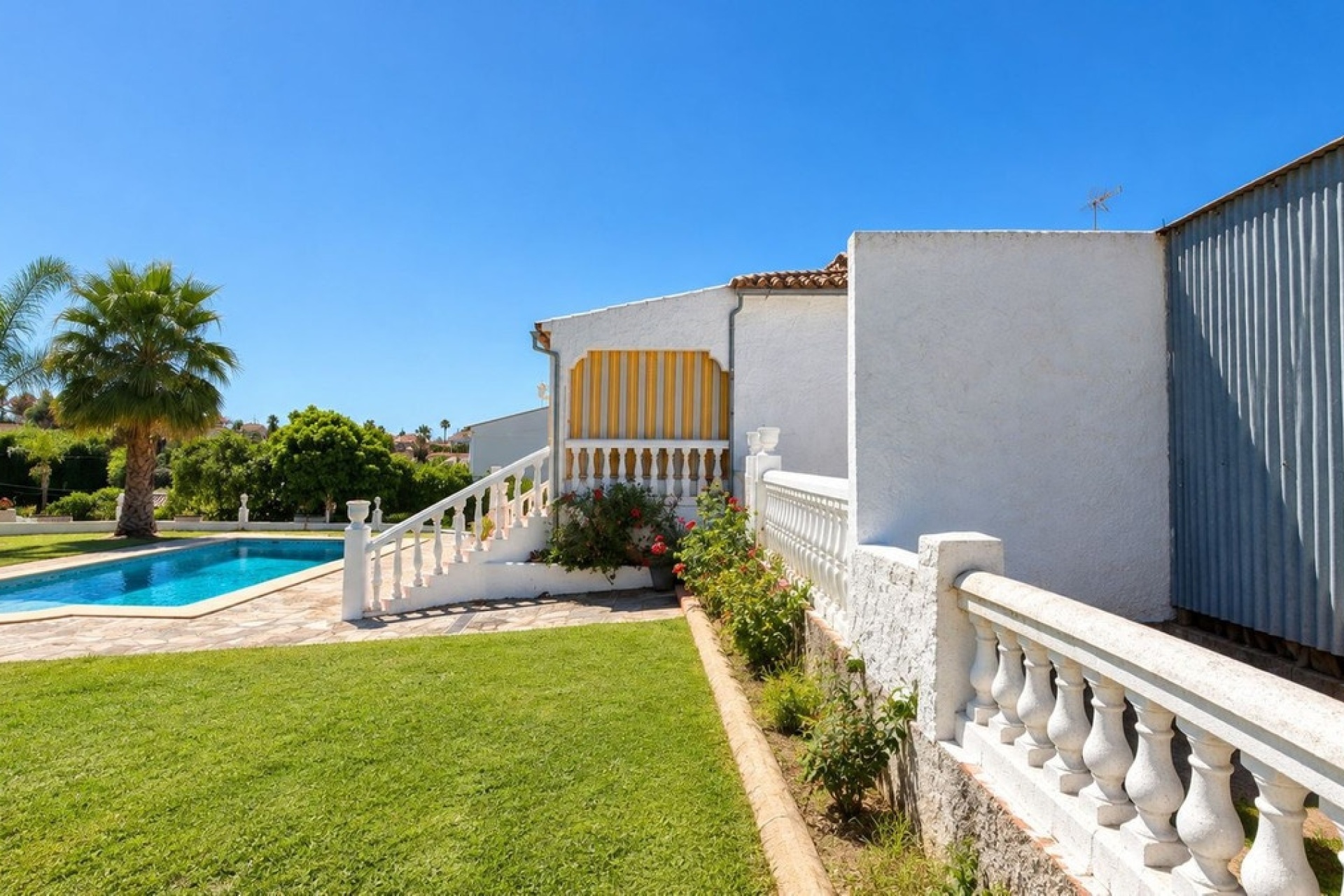 Resale - Villa - Estepona - Estepona Centro