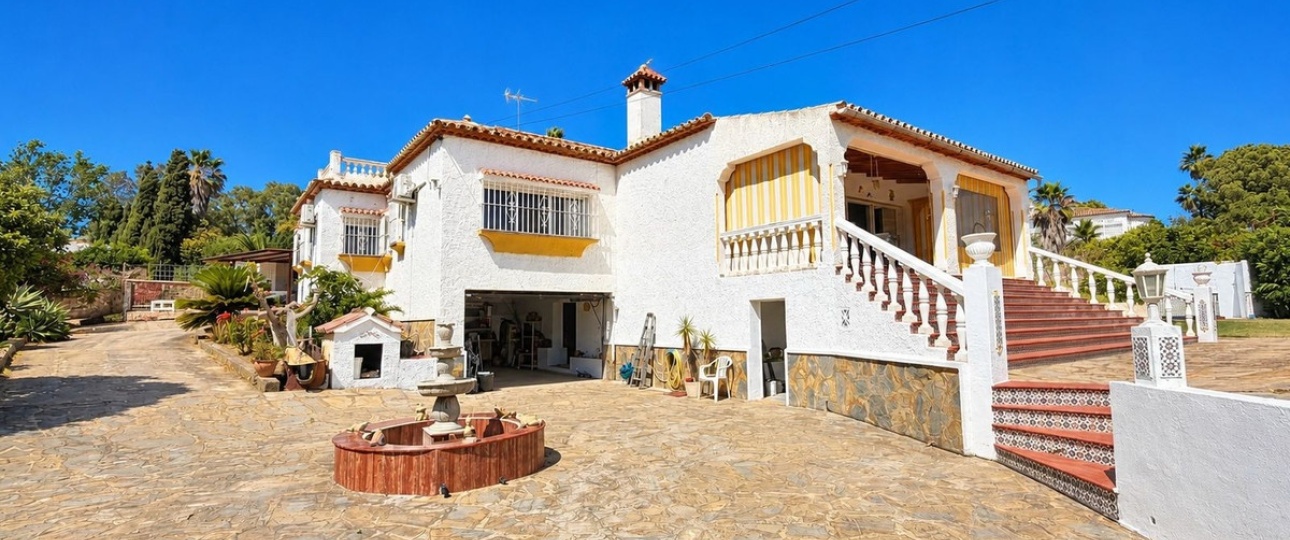 Resale - Villa - Estepona - Estepona Centro