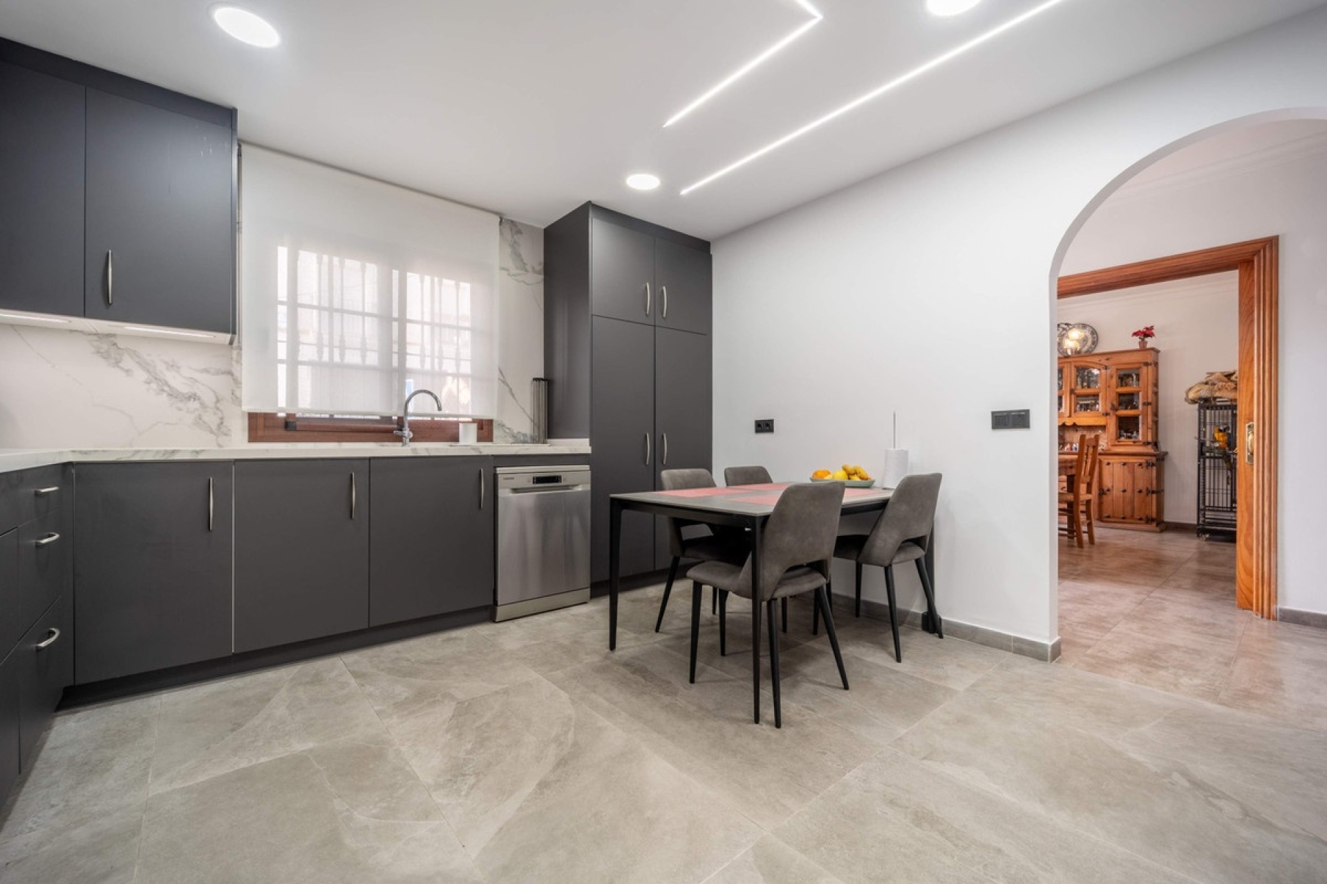 Resale - Villa - Estepona - Estepona Centro