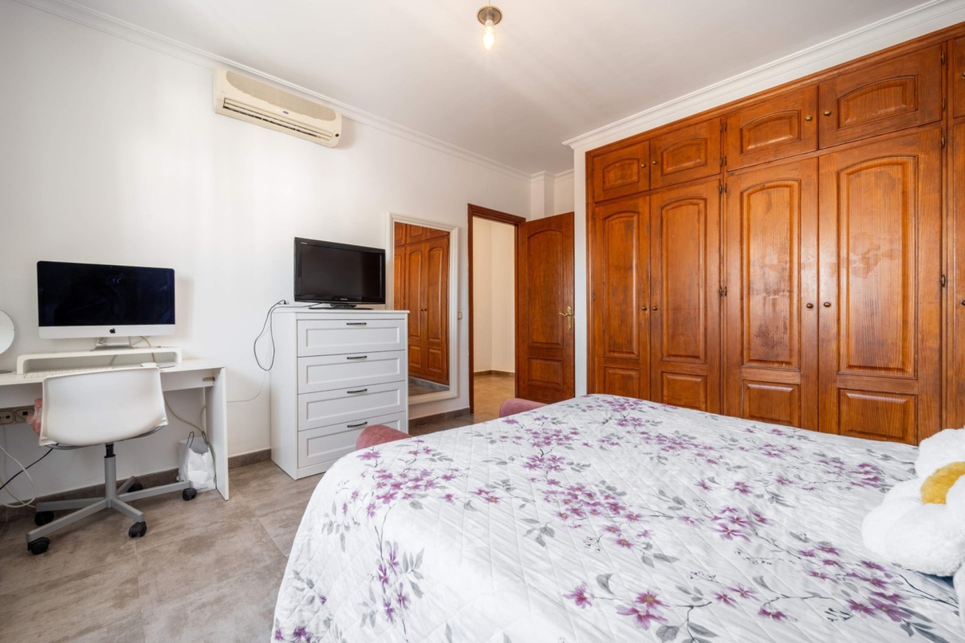 Resale - Villa - Estepona - Estepona Centro