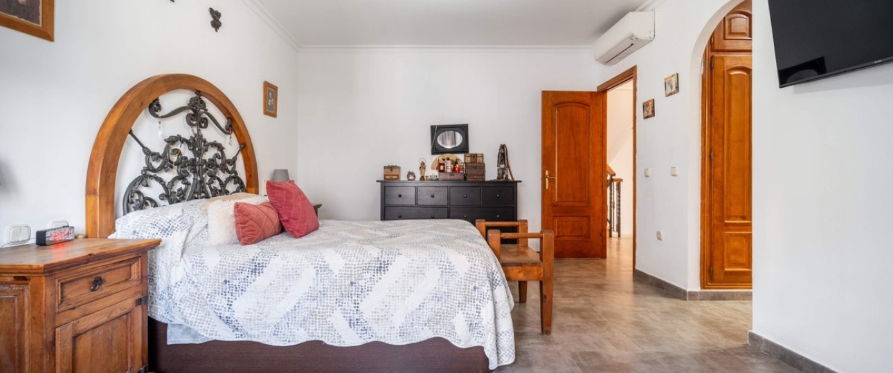 Resale - Villa - Estepona - Estepona Centro