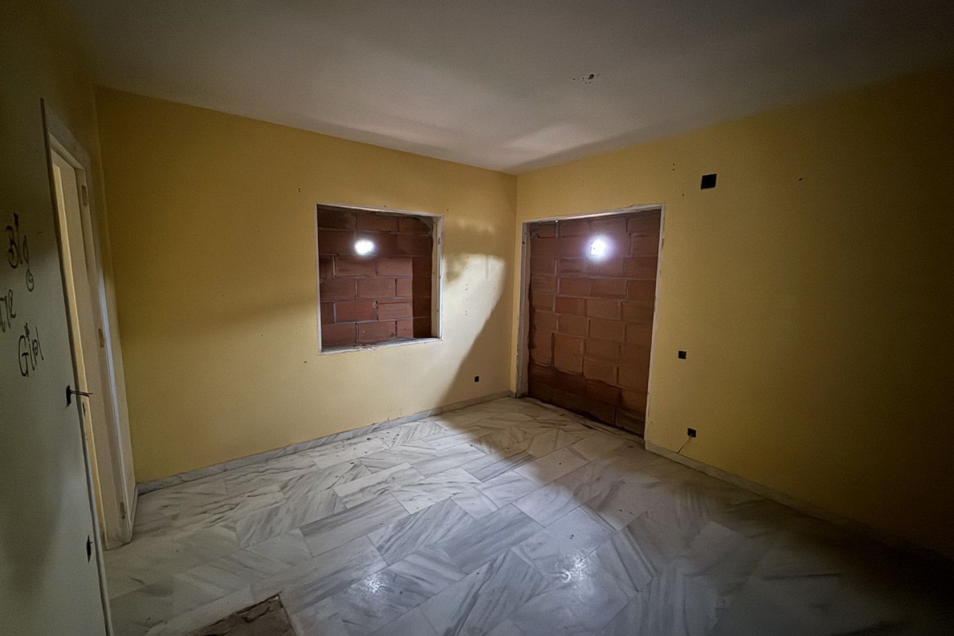 Resale - Villa - Estepona - Estepona Centro