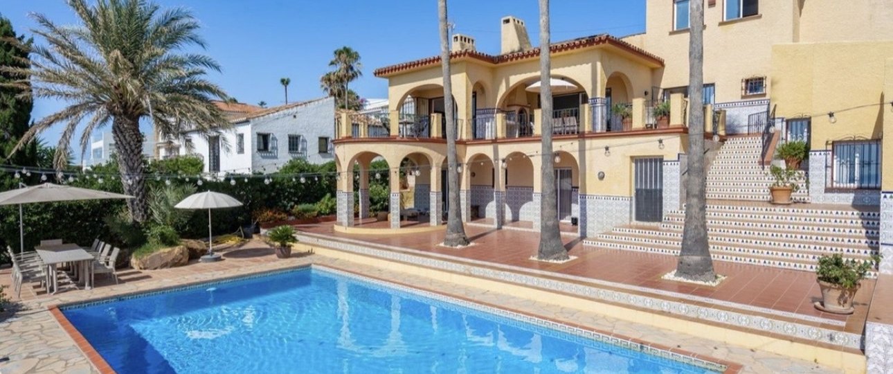 Resale - Villa - Estepona - Estepona Centro