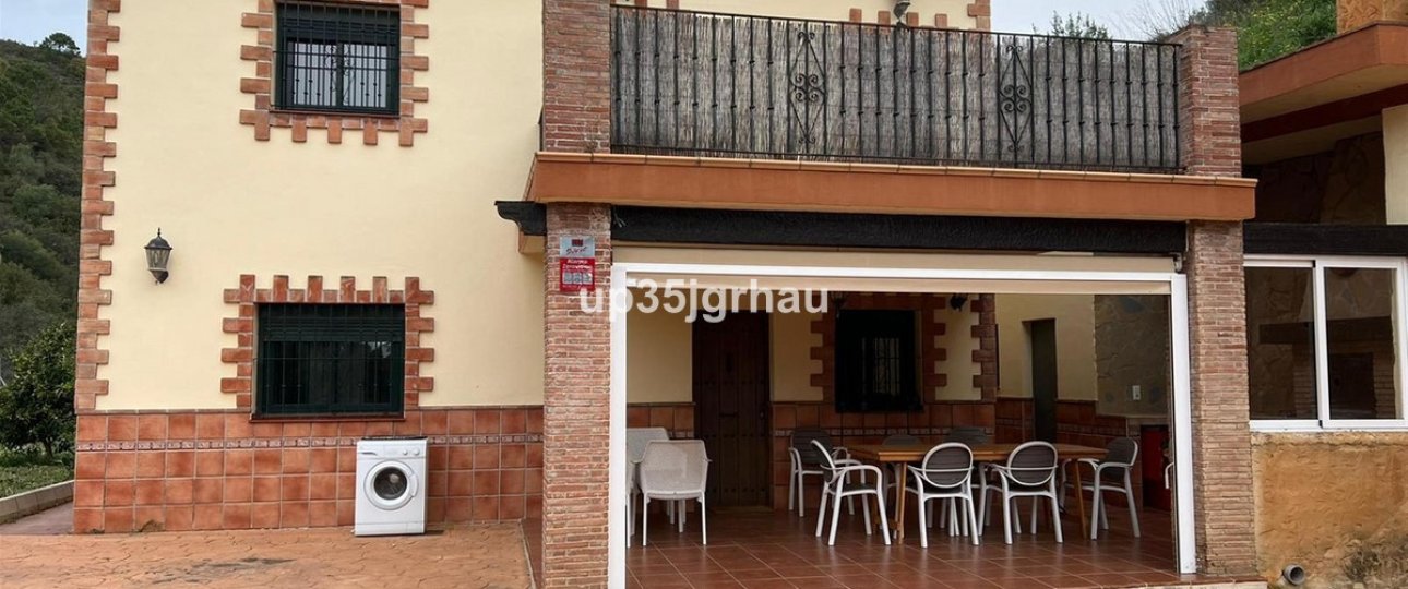 Resale - Villa - Estepona - Estepona Centro