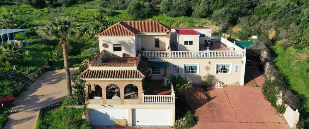 Resale - Villa - Estepona - Estepona Centro