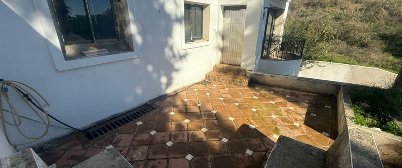 Resale - Villa - Estepona - Estepona Centro