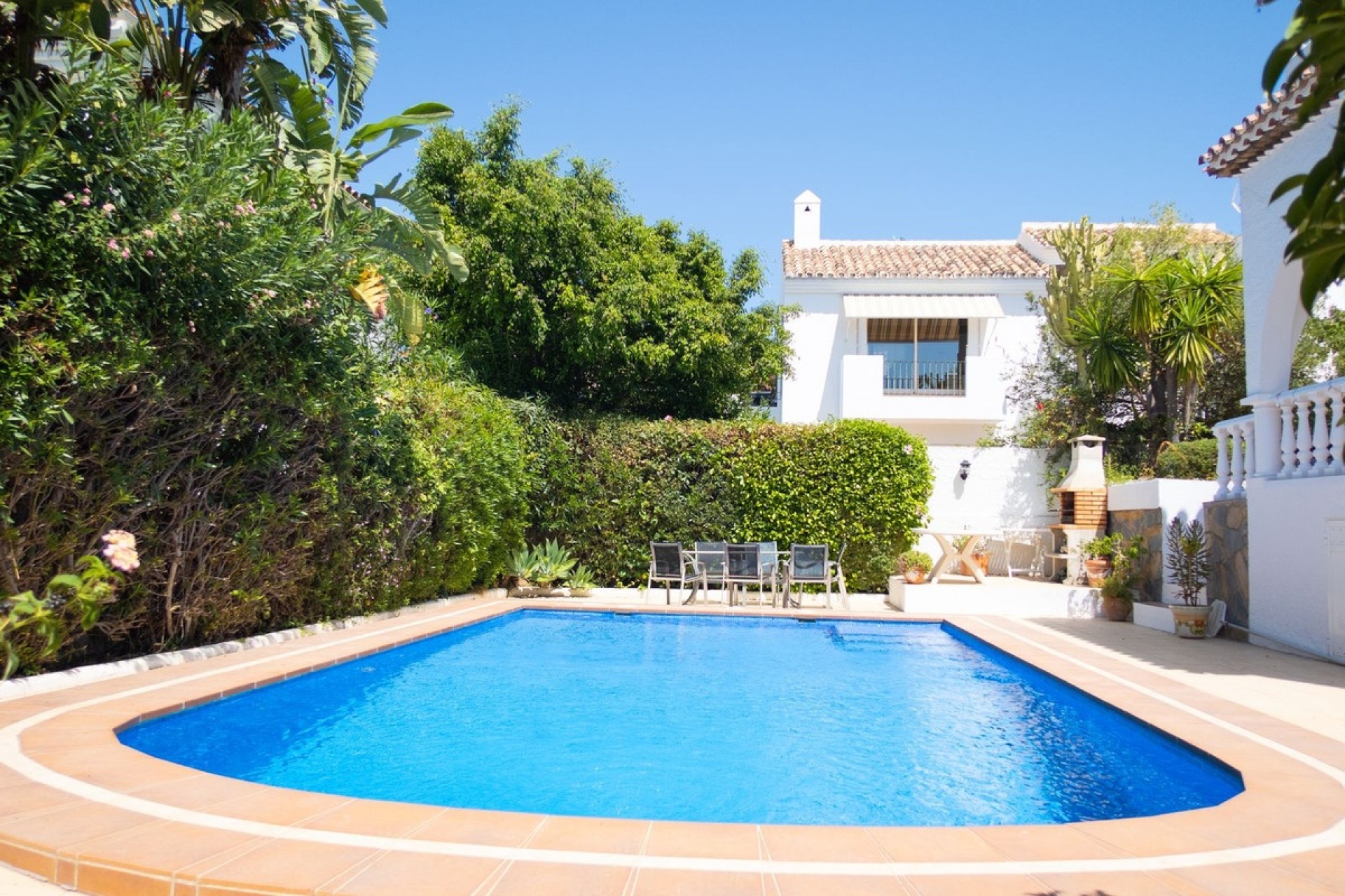 Resale - Villa - Estepona - Estepona Centro