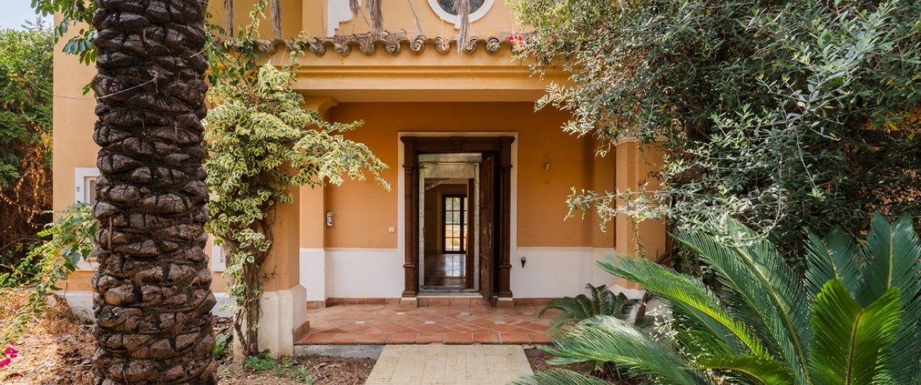 Resale - Villa - Estepona - Estepona Centro