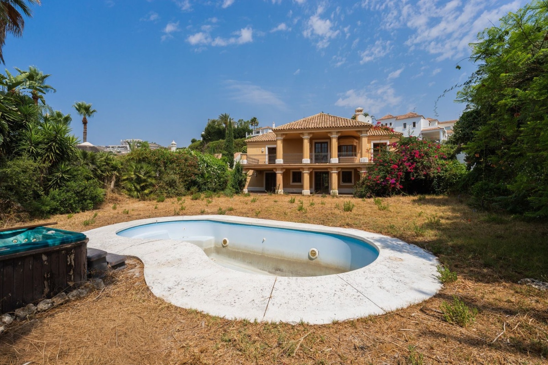 Resale - Villa - Estepona - Estepona Centro