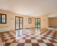 Resale - Villa - Estepona - Estepona Centro