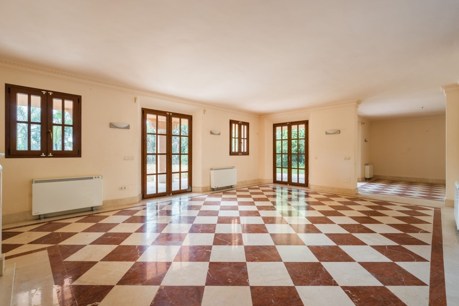 Resale - Villa - Estepona - Estepona Centro