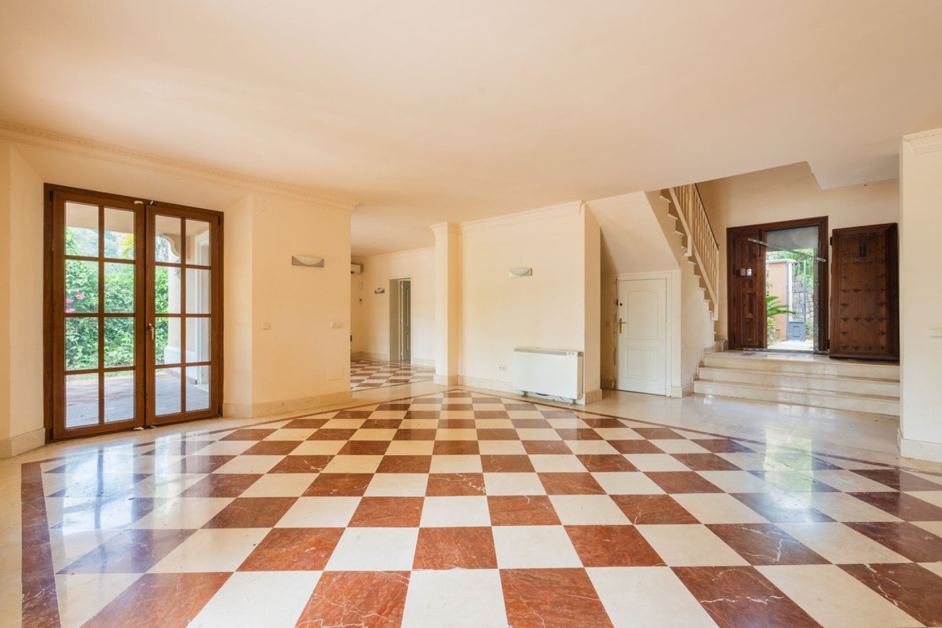 Resale - Villa - Estepona - Estepona Centro