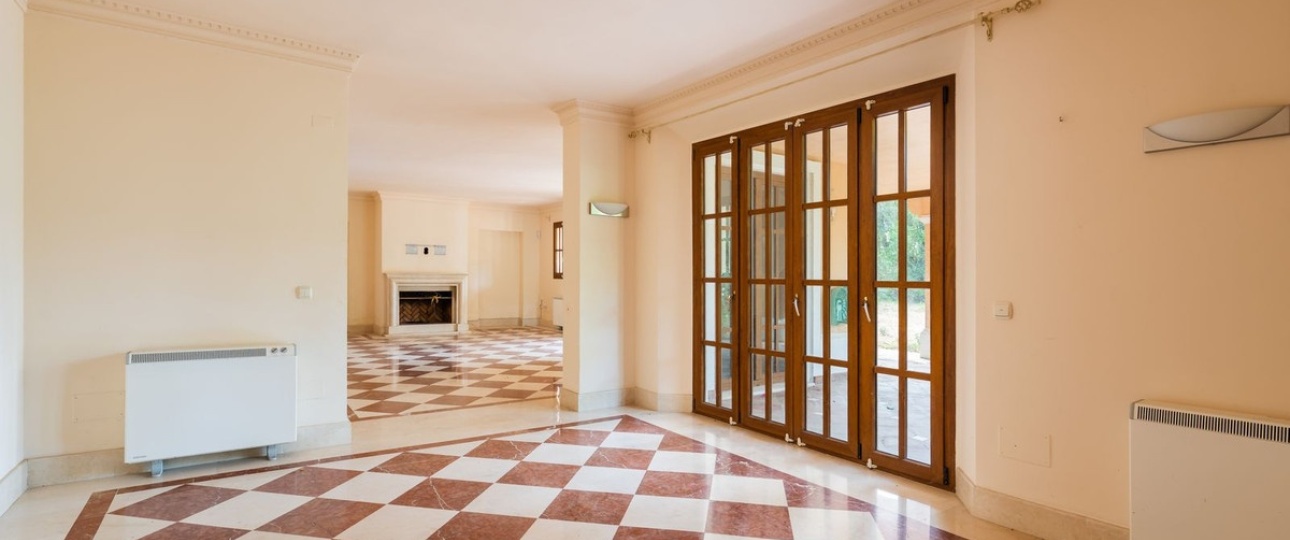 Resale - Villa - Estepona - Estepona Centro