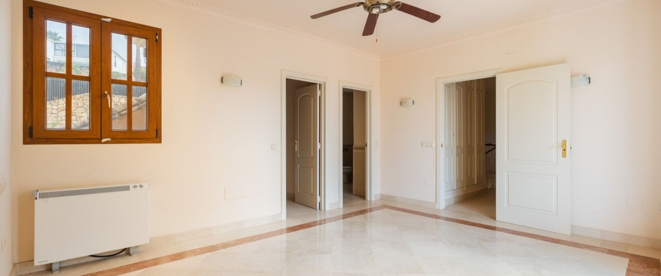 Resale - Villa - Estepona - Estepona Centro