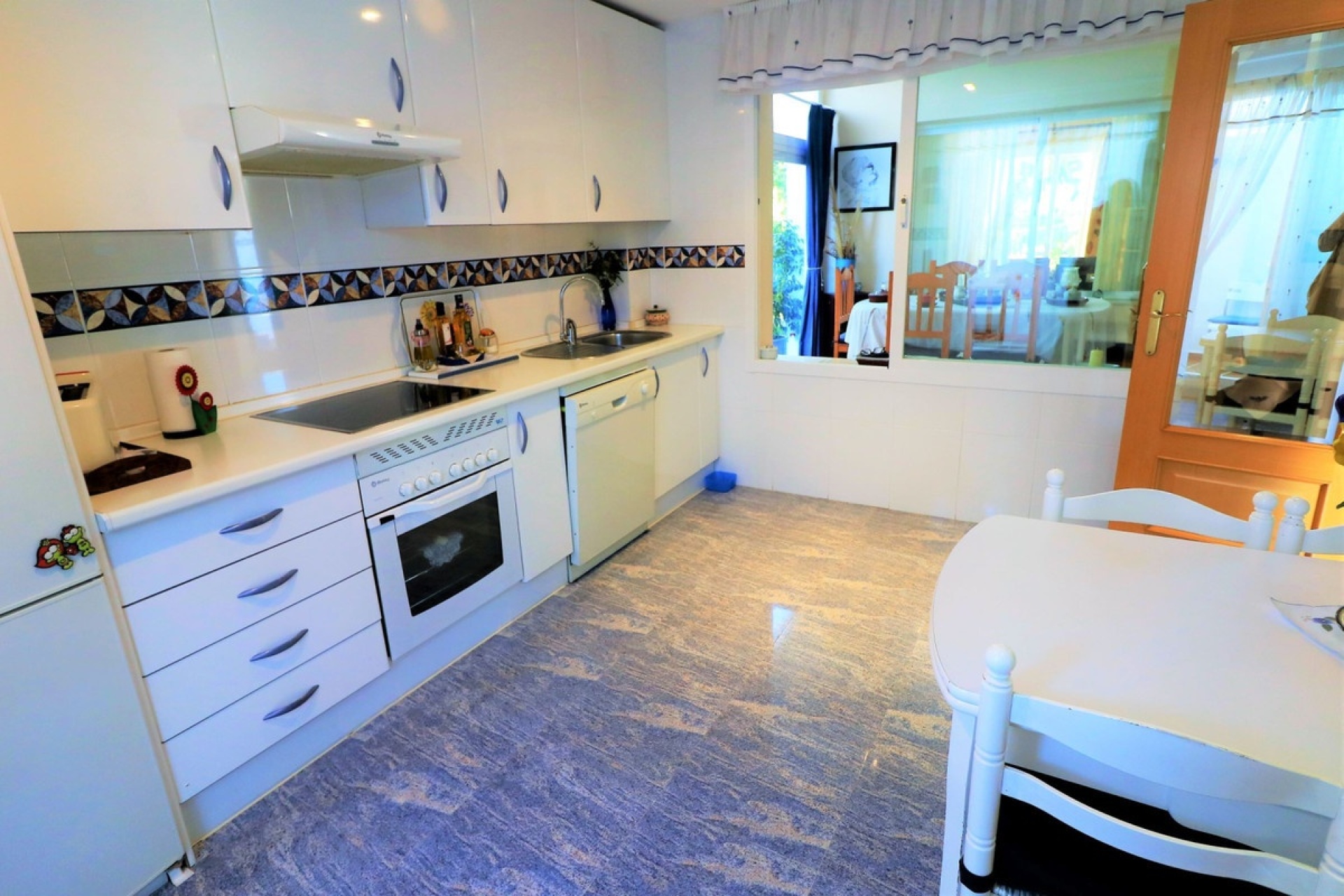 Resale - Villa - Estepona - Estepona Centro