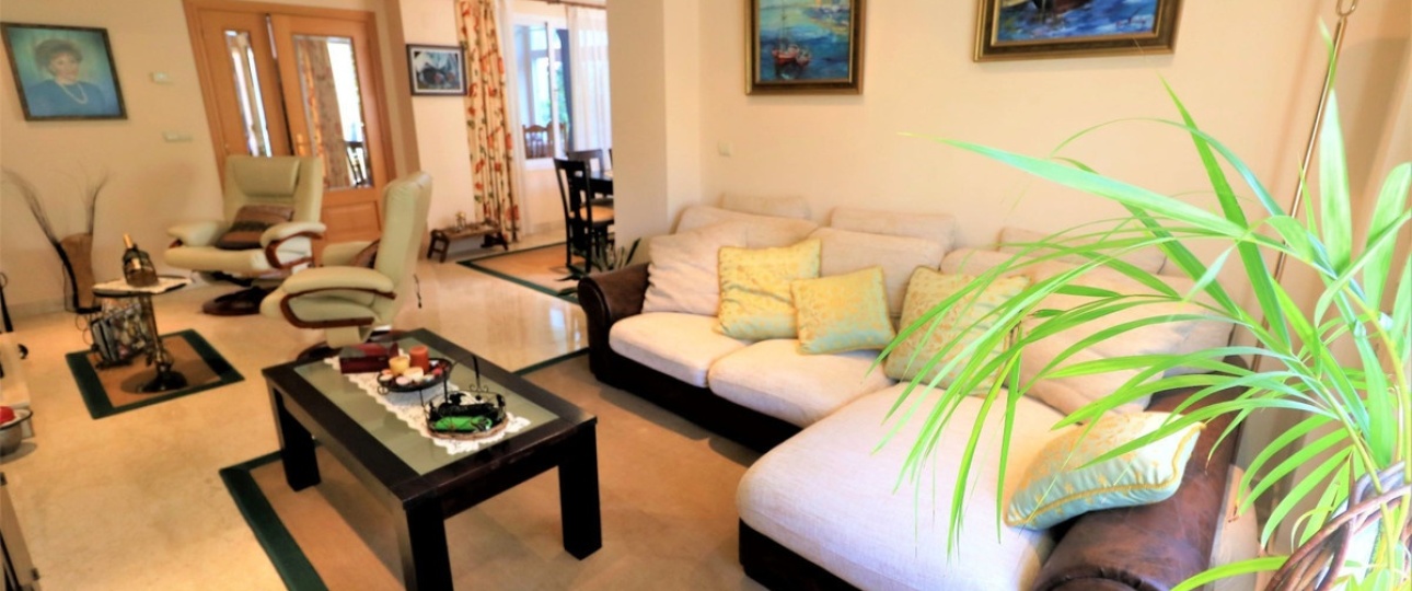 Resale - Villa - Estepona - Estepona Centro
