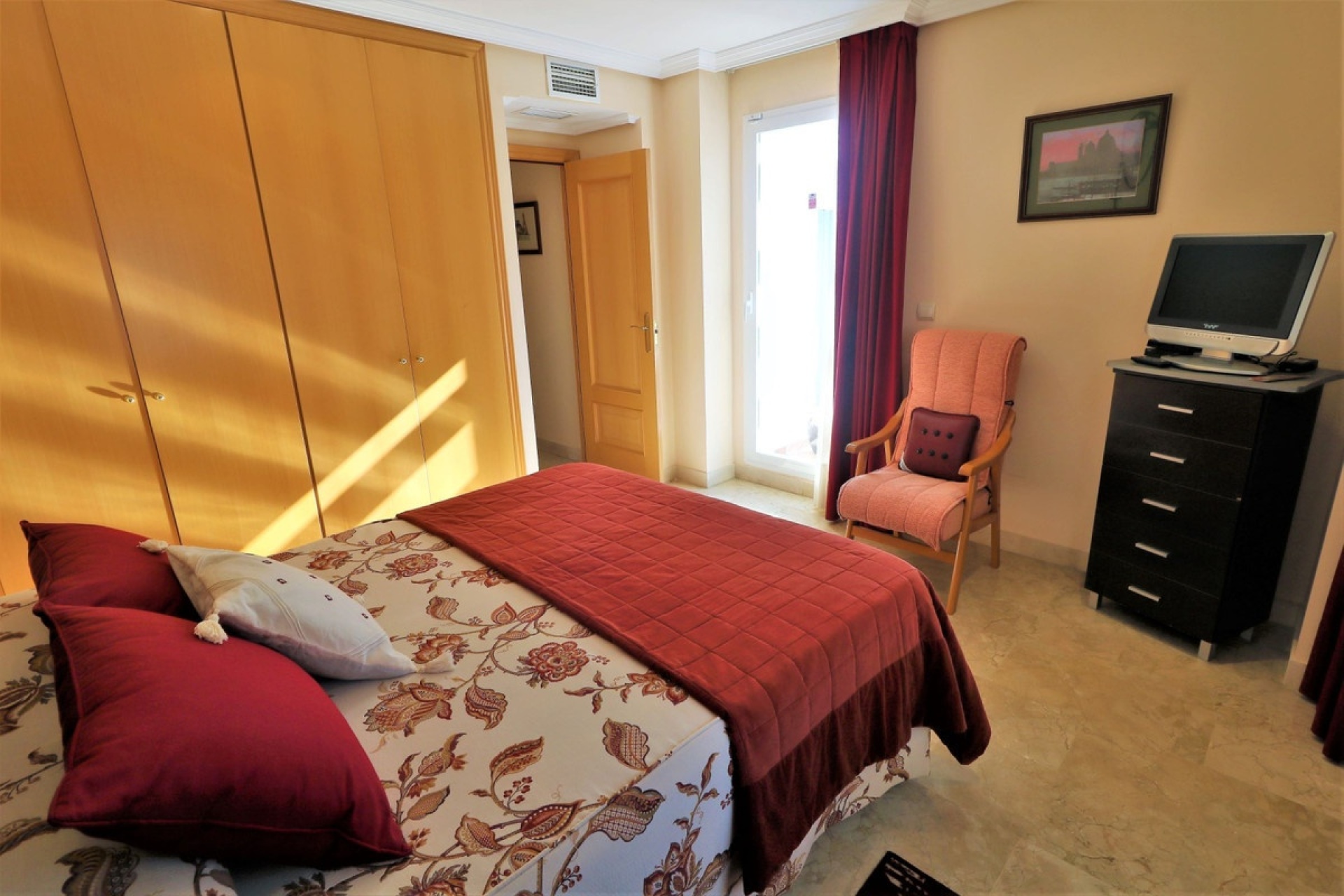 Resale - Villa - Estepona - Estepona Centro