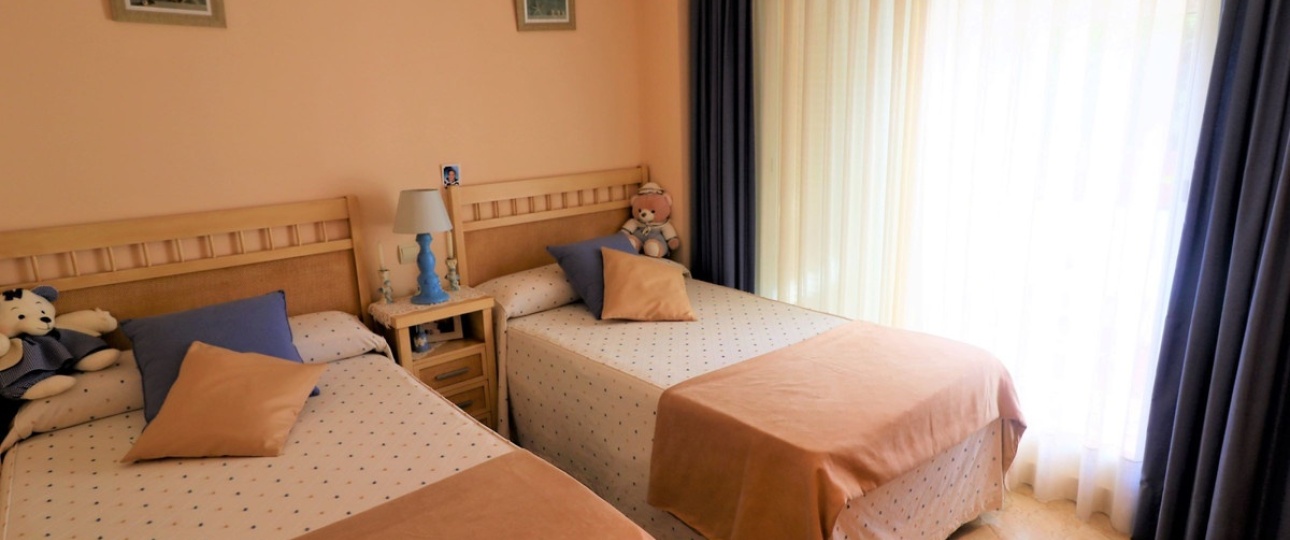 Resale - Villa - Estepona - Estepona Centro