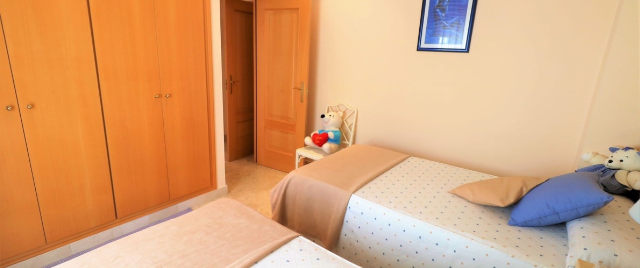 Resale - Villa - Estepona - Estepona Centro