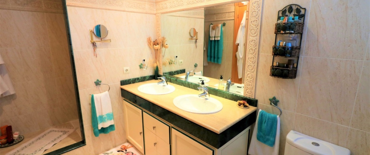 Resale - Villa - Estepona - Estepona Centro