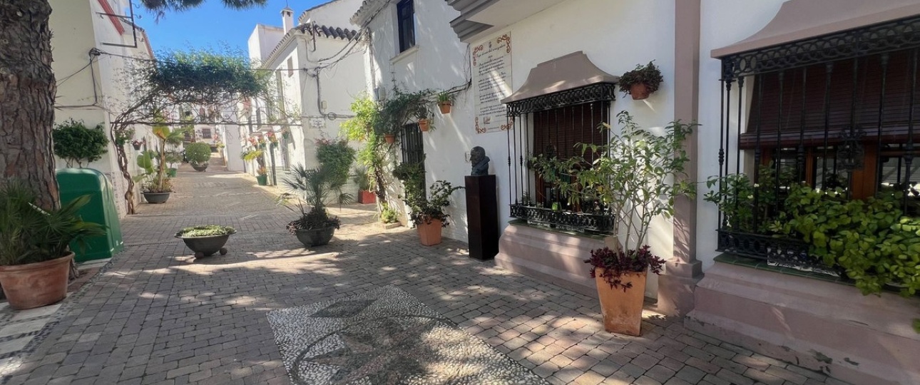 Resale - Villa - Estepona - Estepona Centro