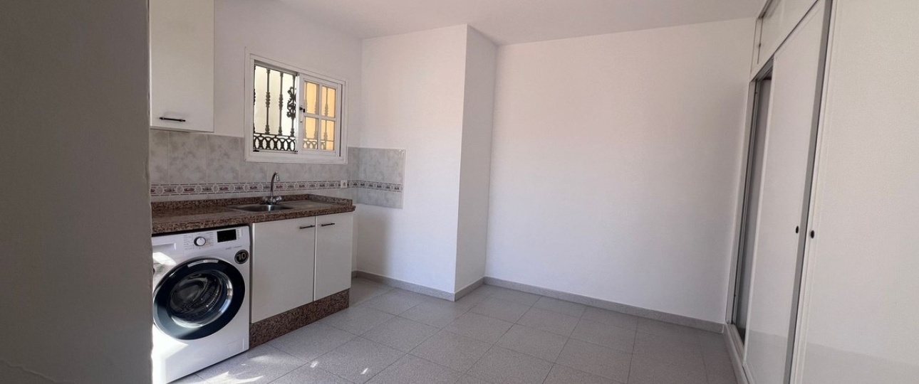 Resale - Villa - Estepona - Estepona Centro