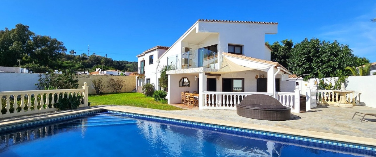 Resale - Villa - Estepona - Estepona Centro