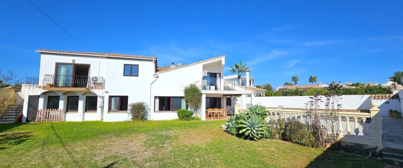 Resale - Villa - Estepona - Estepona Centro