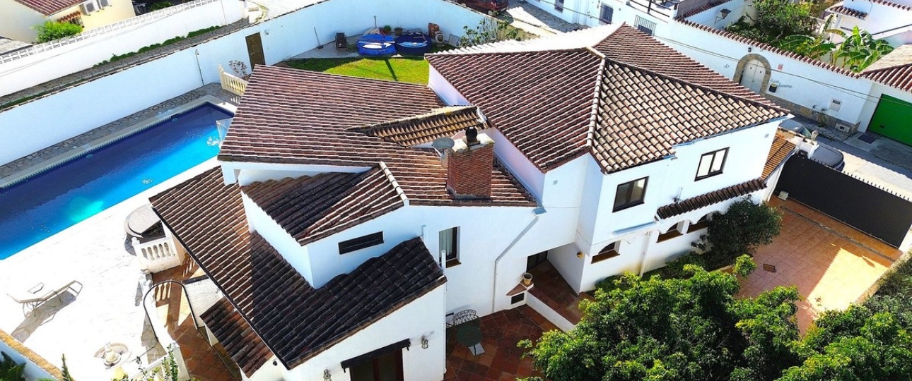Resale - Villa - Estepona - Estepona Centro