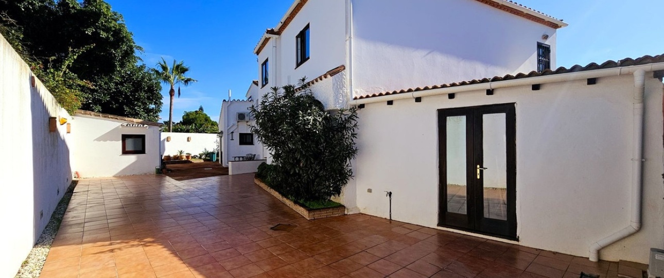 Resale - Villa - Estepona - Estepona Centro